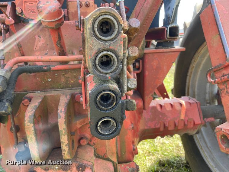 image for item MJ9648 1979 International 3388  4WD tractor