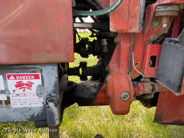 image for item MJ9648 1979 International 3388  4WD tractor