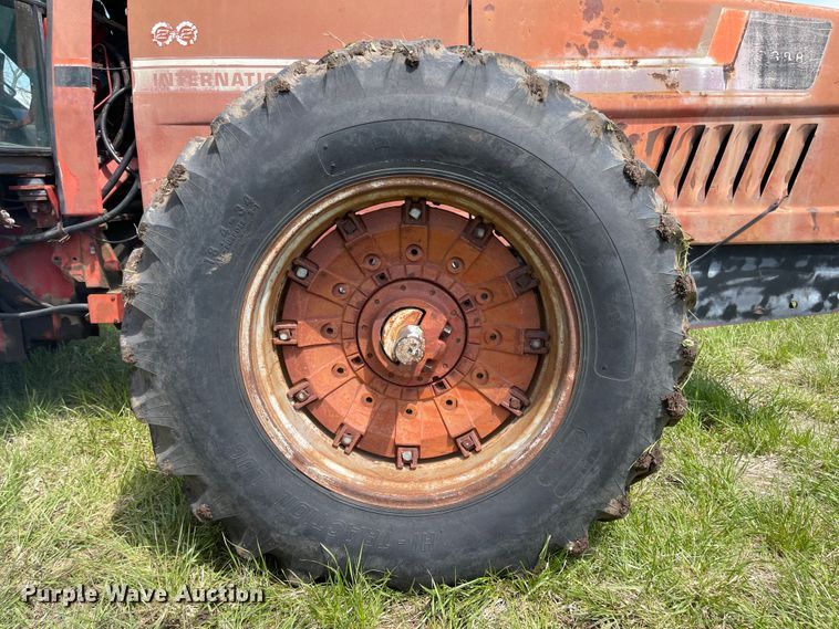 image for item MJ9648 1979 International 3388  4WD tractor