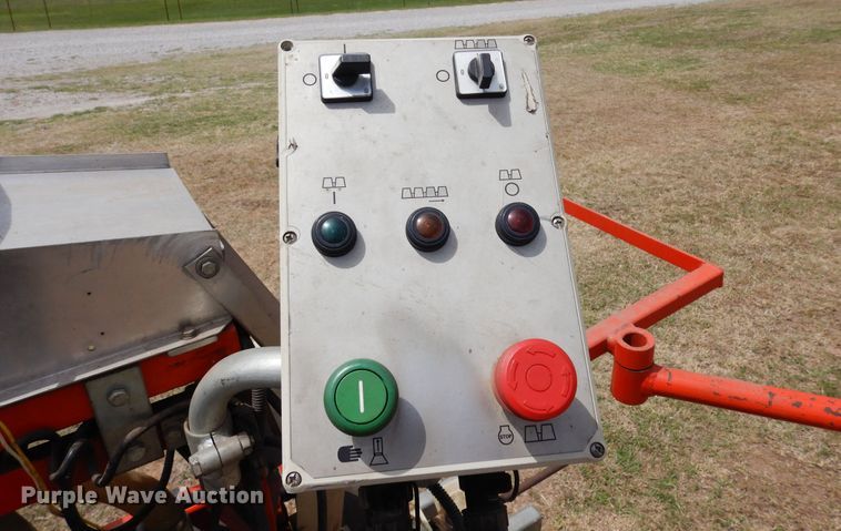 image for item JR9497 1997 Hege 1000  twin row grain drill