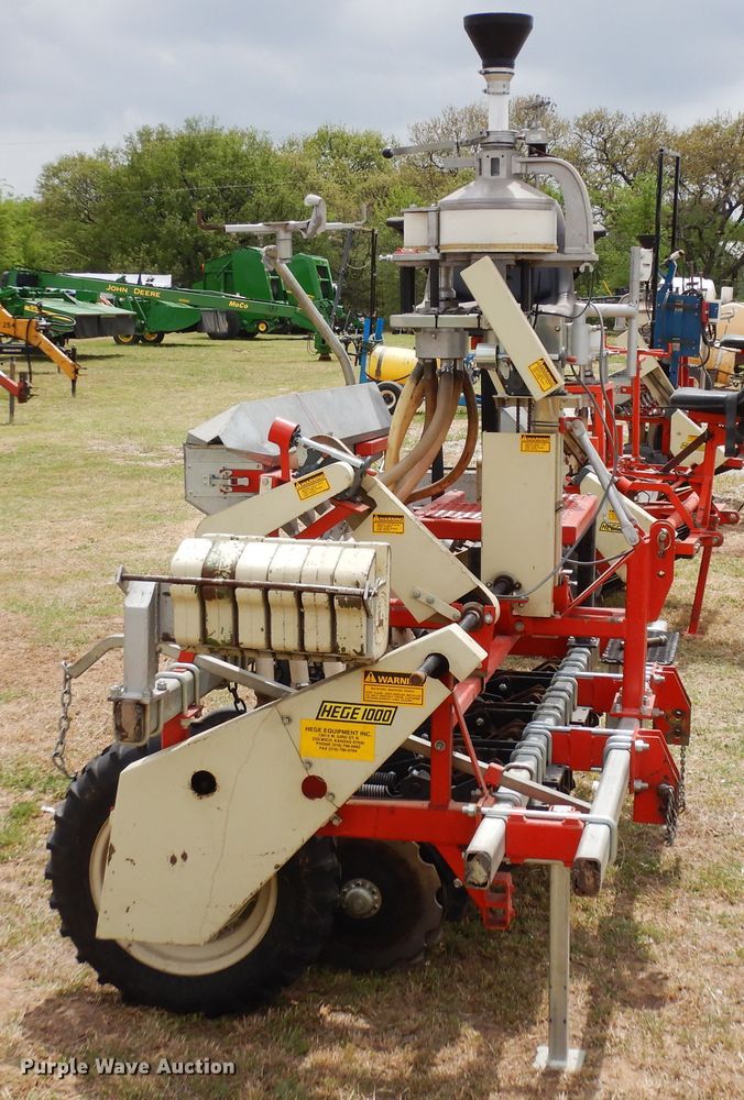 image for item JR9498 2007 Hege 1000  twin row grain drill