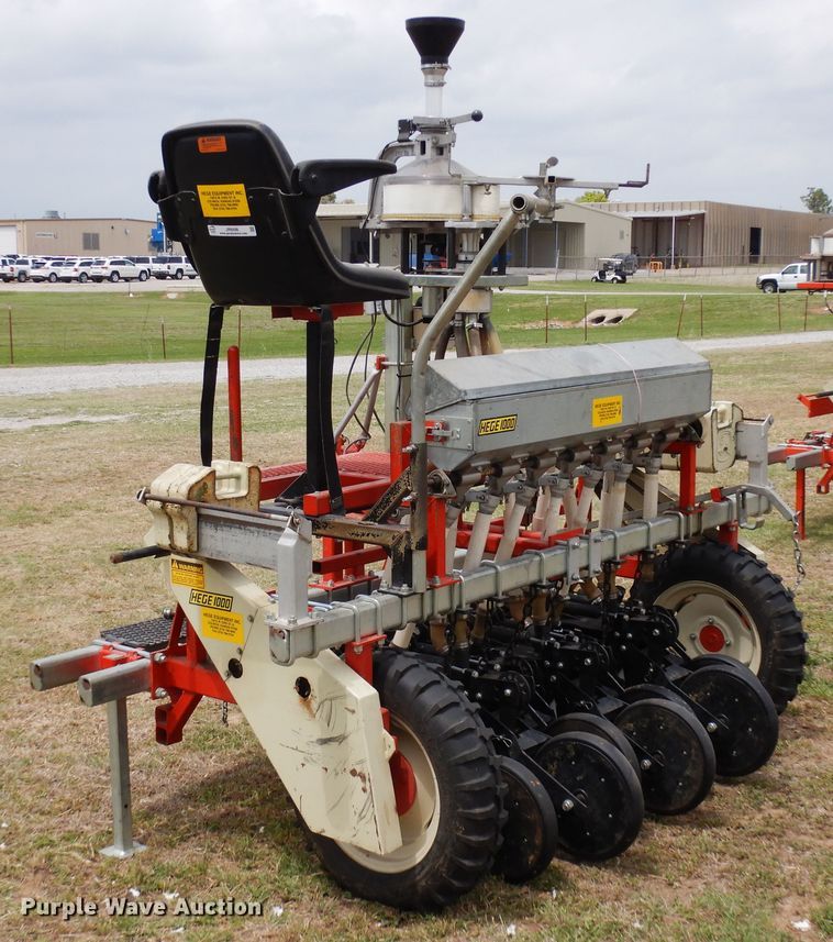 image for item JR9498 2007 Hege 1000  twin row grain drill