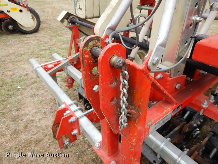 image for item JR9498 2007 Hege 1000  twin row grain drill