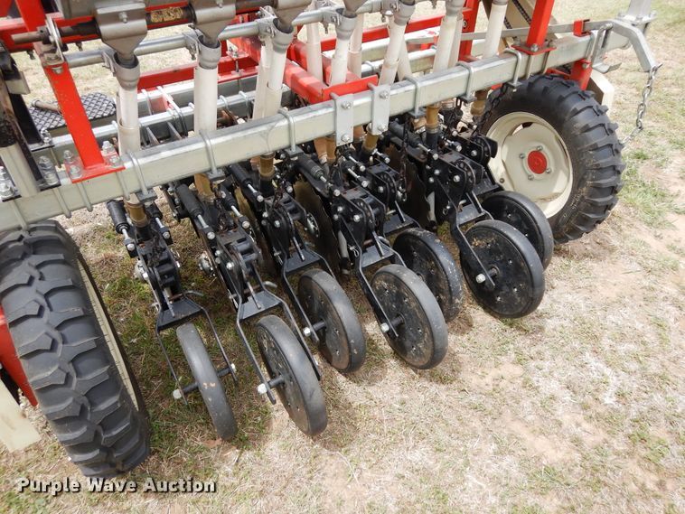 image for item JR9498 2007 Hege 1000  twin row grain drill