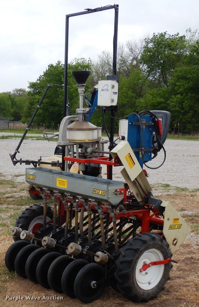 image for item JR9500 2004 Hege 500  grain drill
