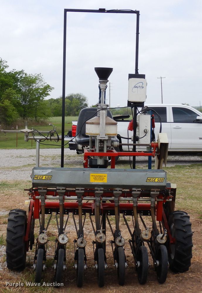 image for item JR9500 2004 Hege 500  grain drill