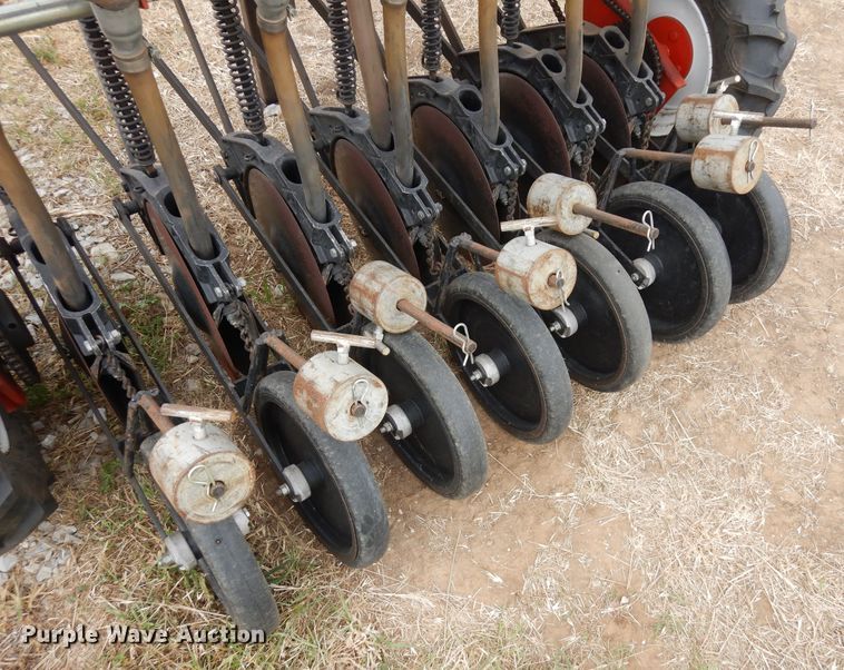 image for item JR9500 2004 Hege 500  grain drill