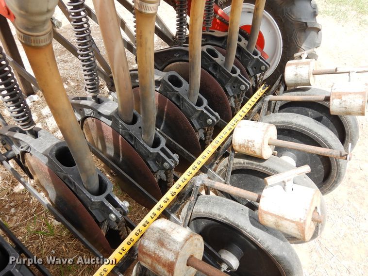 image for item JR9500 2004 Hege 500  grain drill