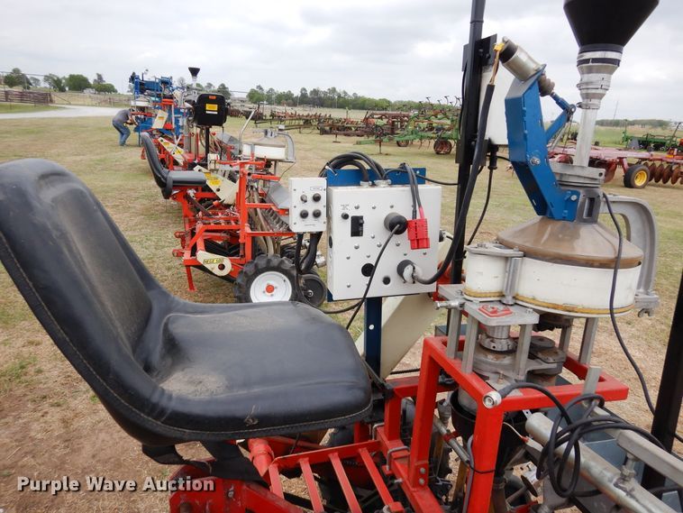 image for item JR9500 2004 Hege 500  grain drill