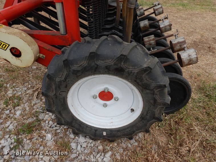 image for item JR9500 2004 Hege 500  grain drill
