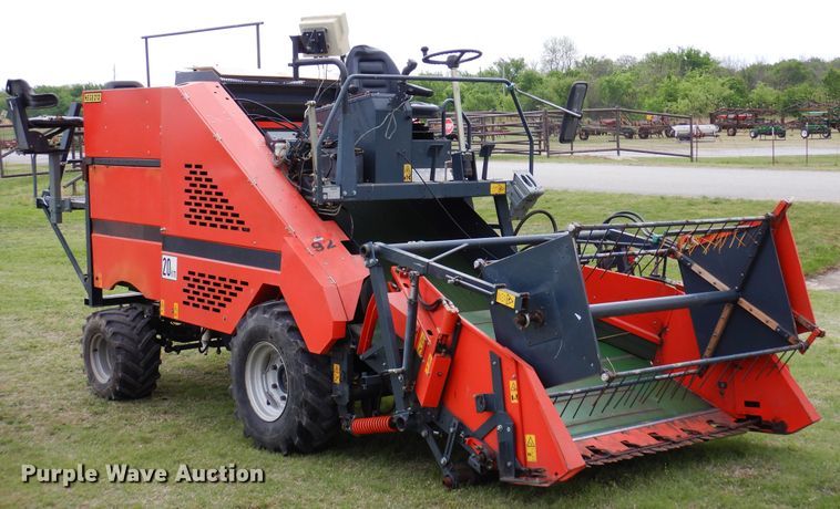 image for item JR9521 2004 Hege 212  PRWD forage harvester