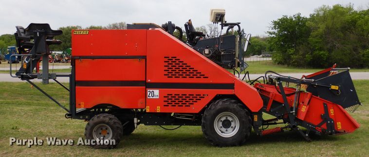 image for item JR9521 2004 Hege 212  PRWD forage harvester