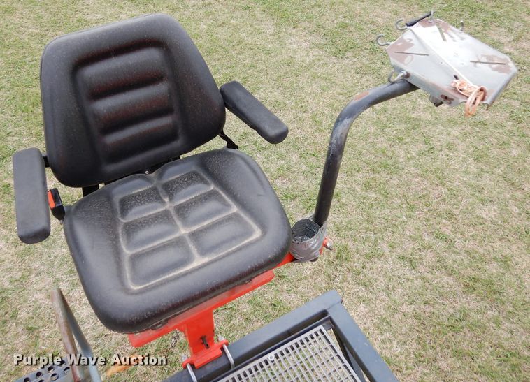 image for item JR9521 2004 Hege 212  PRWD forage harvester