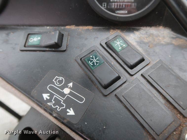 image for item JR9560 2010 Kincaid Sampo Rosenlew 8-XP  combine