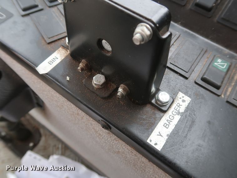 image for item JR9560 2010 Kincaid Sampo Rosenlew 8-XP  combine