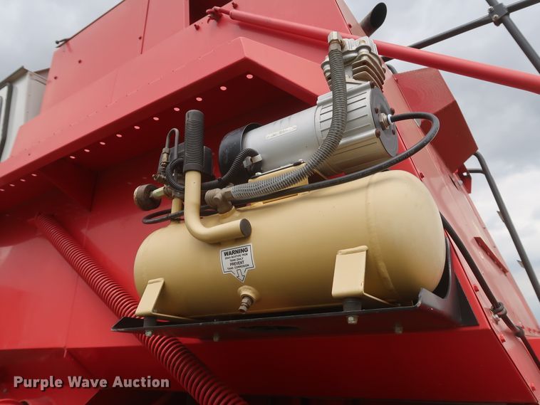 image for item JR9560 2010 Kincaid Sampo Rosenlew 8-XP  combine