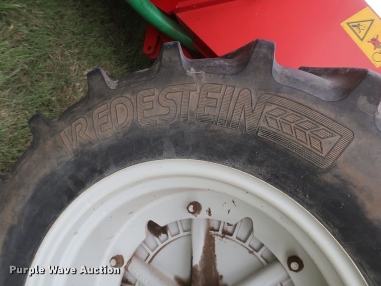 image for item JR9560 2010 Kincaid Sampo Rosenlew 8-XP  combine