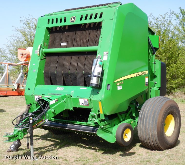 image for item JR9570 2019 John Deere 560R  round baler