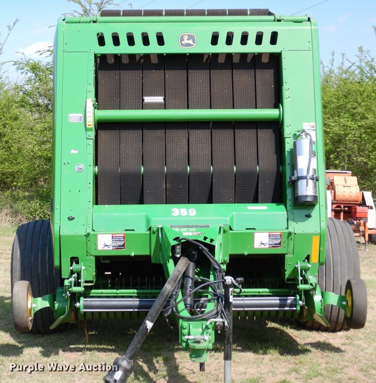 image for item JR9570 2019 John Deere 560R  round baler
