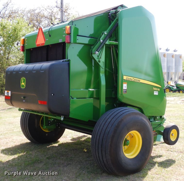 image for item JR9570 2019 John Deere 560R  round baler