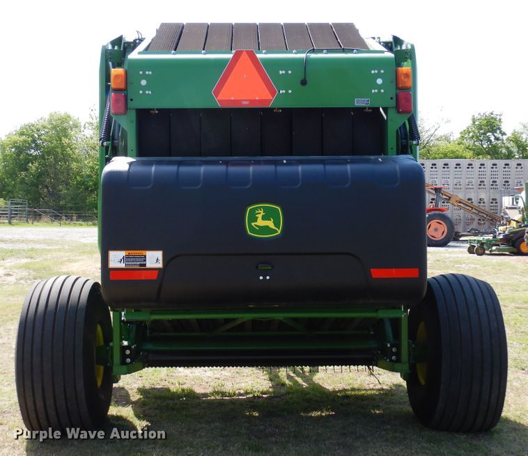 image for item JR9570 2019 John Deere 560R  round baler