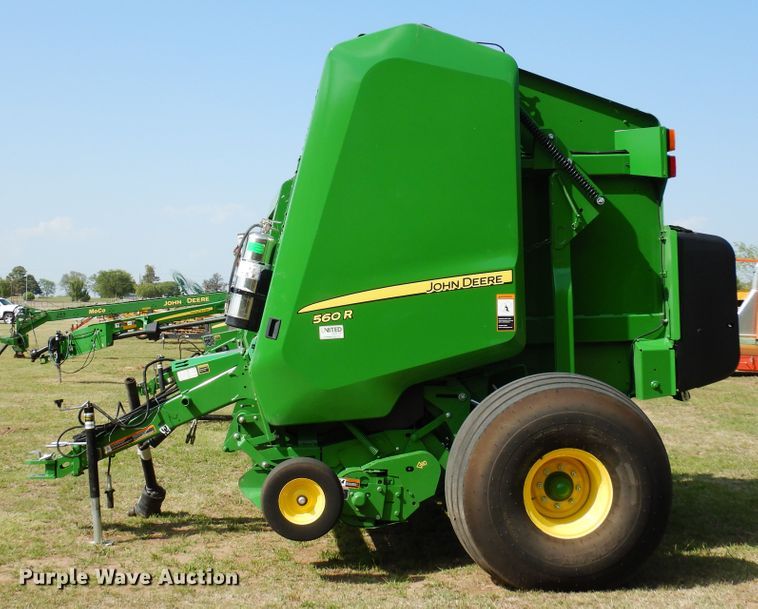 image for item JR9570 2019 John Deere 560R  round baler