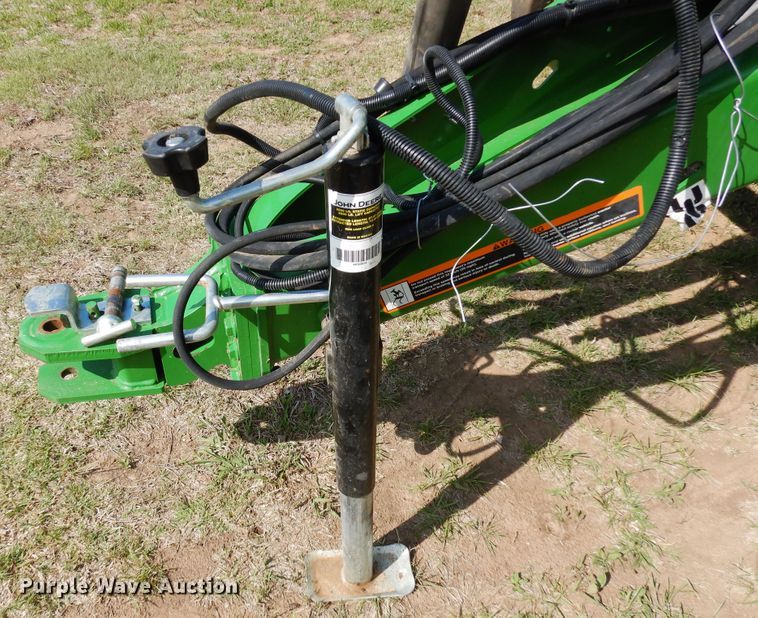 image for item JR9570 2019 John Deere 560R  round baler