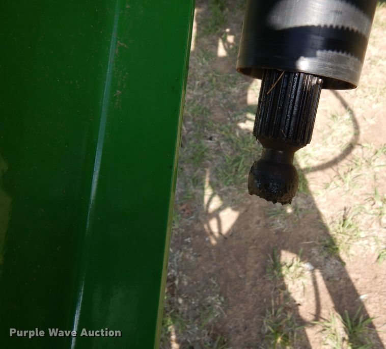 image for item JR9570 2019 John Deere 560R  round baler