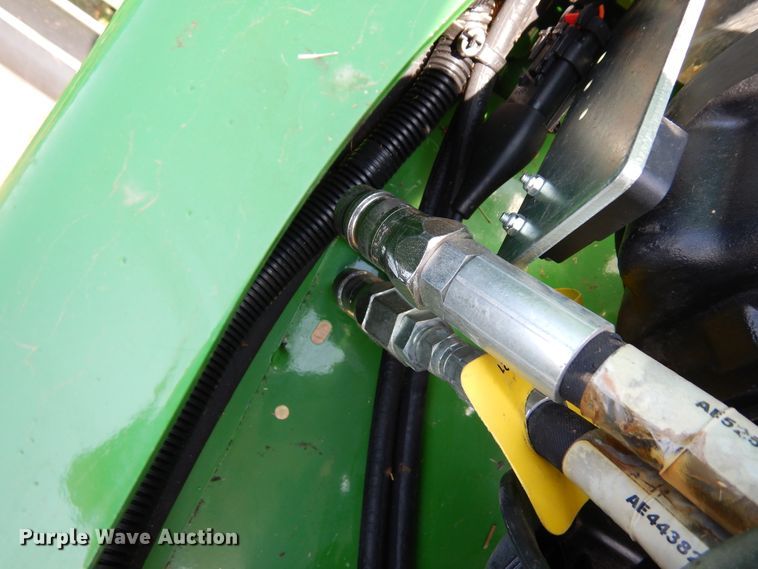 image for item JR9570 2019 John Deere 560R  round baler