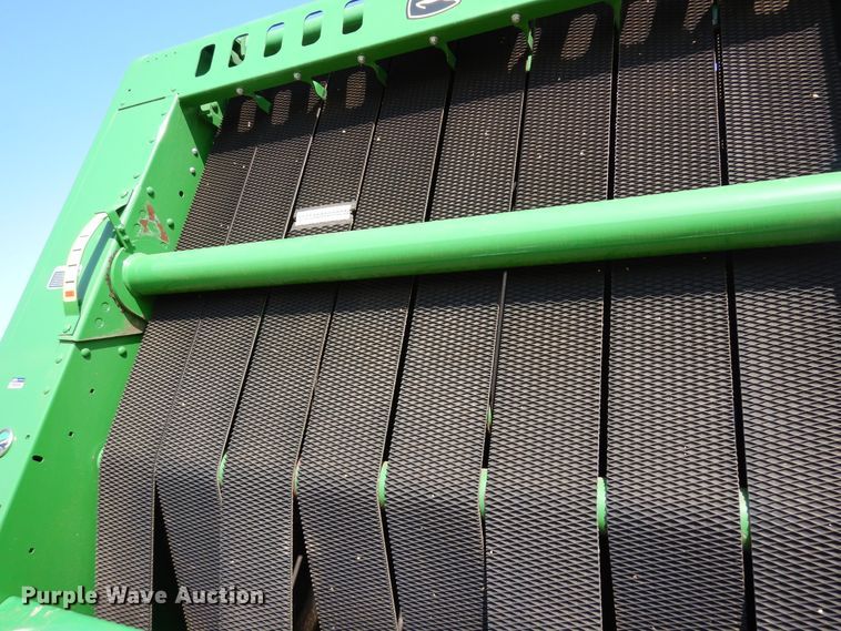 image for item JR9570 2019 John Deere 560R  round baler