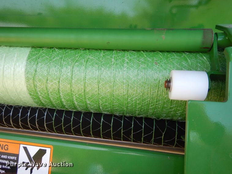 image for item JR9570 2019 John Deere 560R  round baler