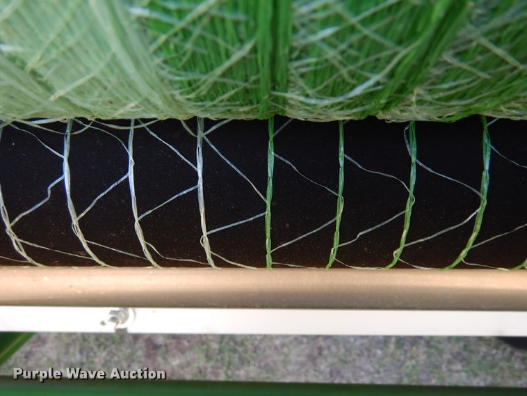 image for item JR9570 2019 John Deere 560R  round baler