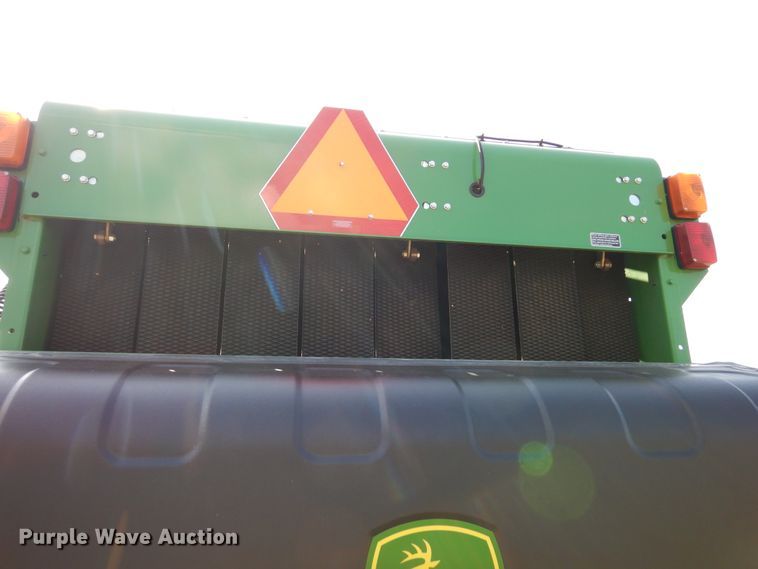 image for item JR9570 2019 John Deere 560R  round baler