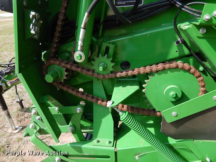 image for item JR9570 2019 John Deere 560R  round baler