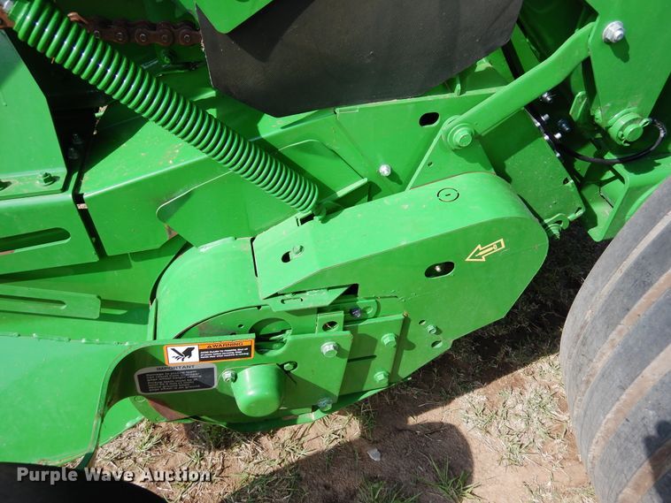 image for item JR9570 2019 John Deere 560R  round baler