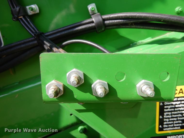 image for item JR9570 2019 John Deere 560R  round baler