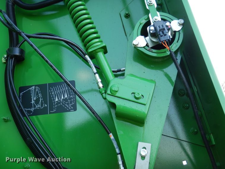 image for item JR9570 2019 John Deere 560R  round baler