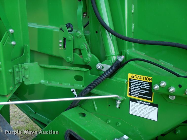 image for item JR9570 2019 John Deere 560R  round baler