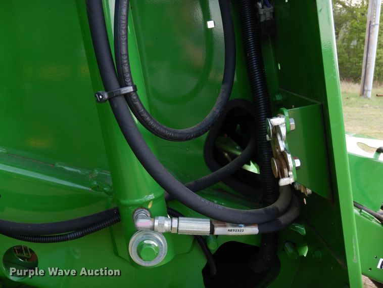 image for item JR9570 2019 John Deere 560R  round baler