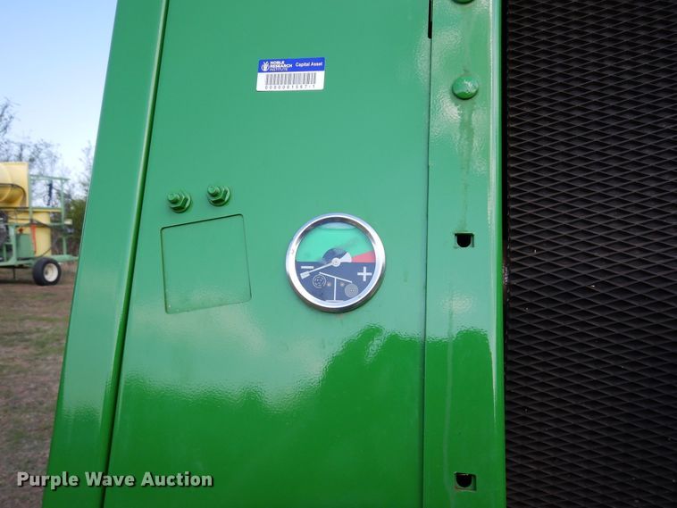 image for item JR9570 2019 John Deere 560R  round baler