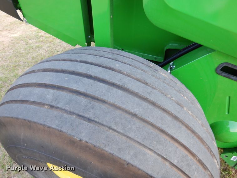 image for item JR9570 2019 John Deere 560R  round baler