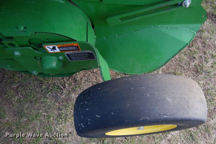 image for item JR9570 2019 John Deere 560R  round baler