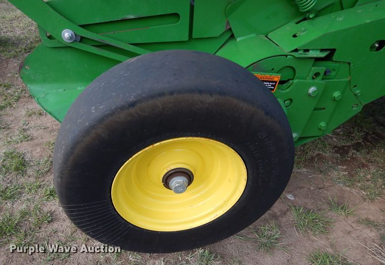 image for item JR9570 2019 John Deere 560R  round baler