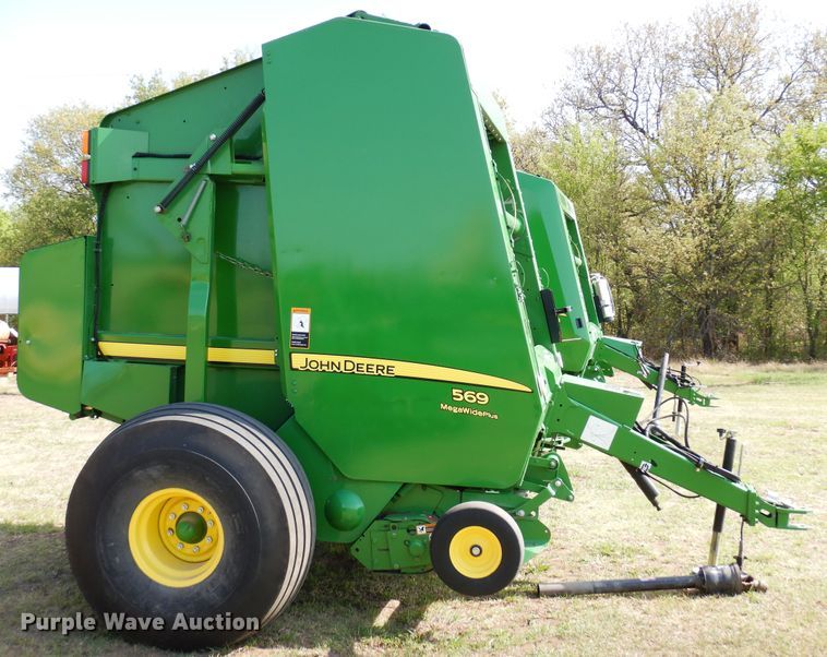 image for item JR9571 2014 John Deere 569  round baler