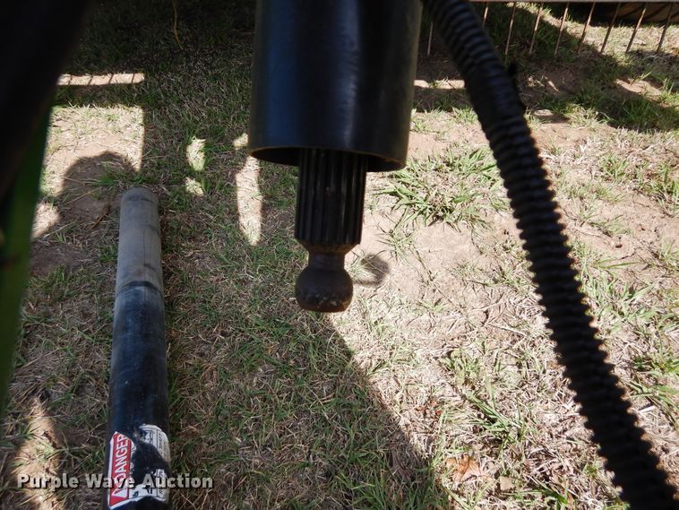 image for item JR9571 2014 John Deere 569  round baler