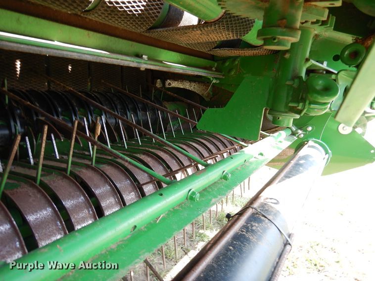 image for item JR9571 2014 John Deere 569  round baler