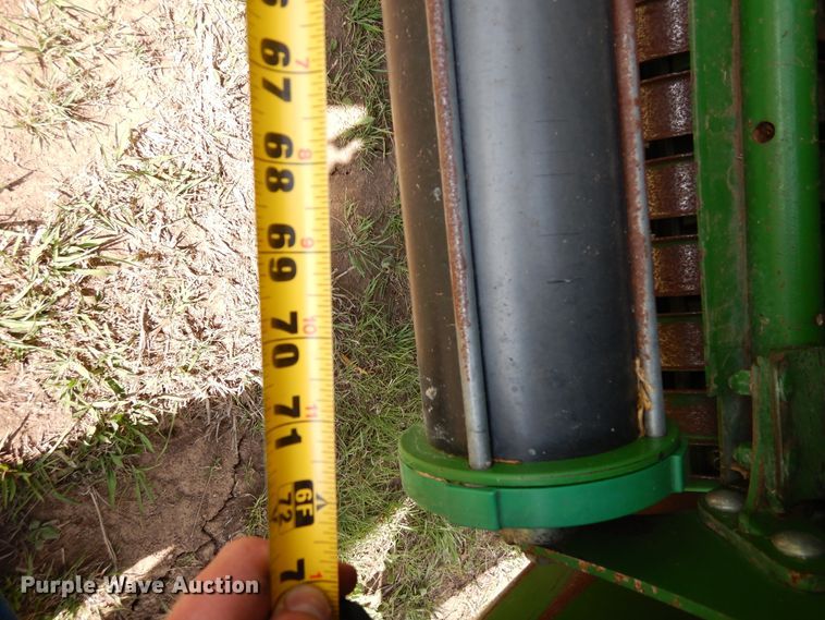 image for item JR9571 2014 John Deere 569  round baler