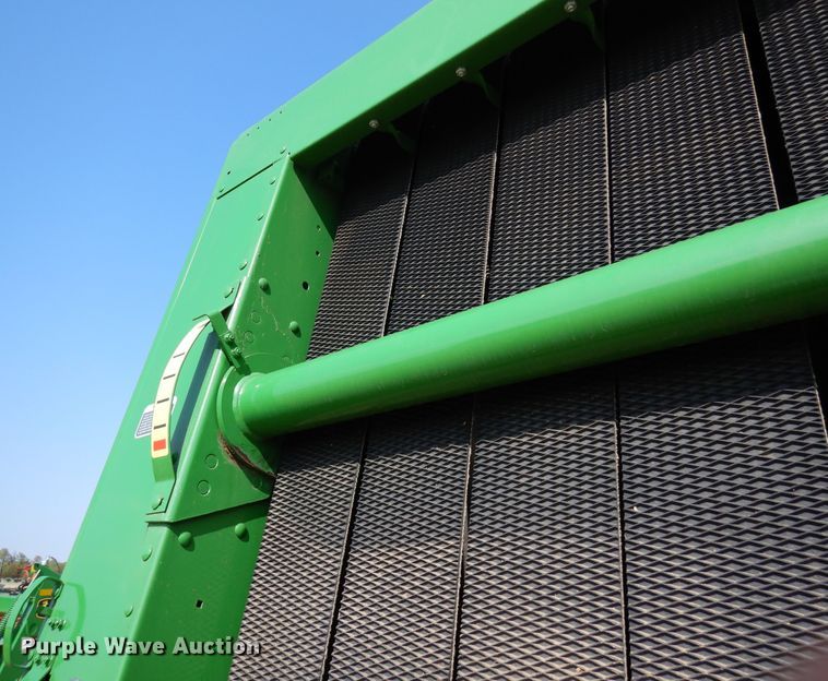 image for item JR9571 2014 John Deere 569  round baler