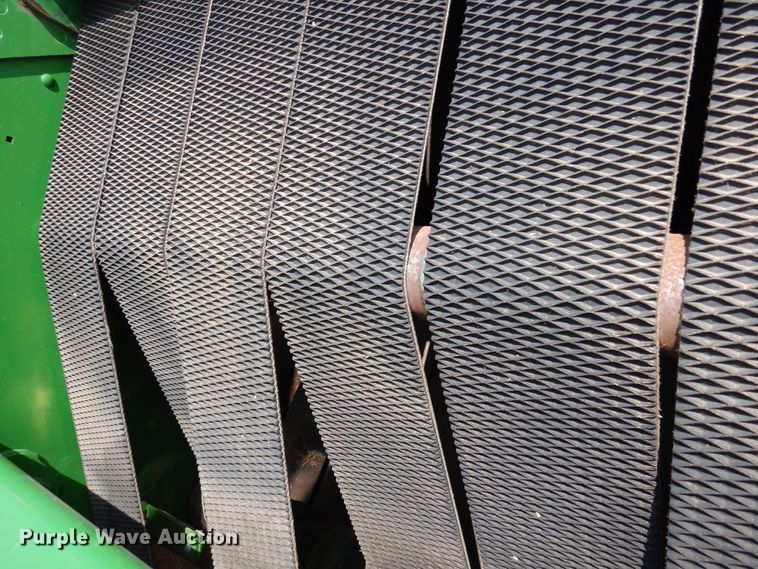 image for item JR9571 2014 John Deere 569  round baler