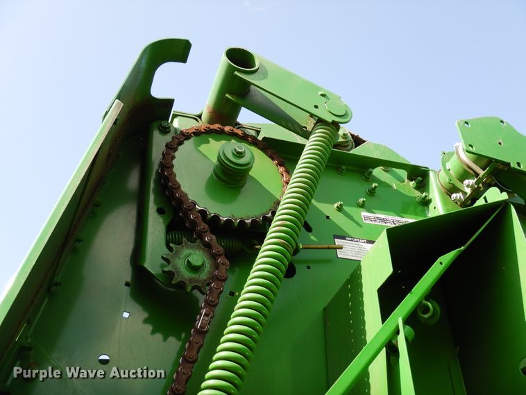 image for item JR9571 2014 John Deere 569  round baler